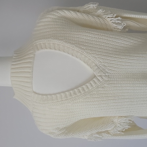 American Rag Fringe Sleeve Knit Tunic Ivory Sweater With Cut Out Back Size Small - Picture 8 of 14